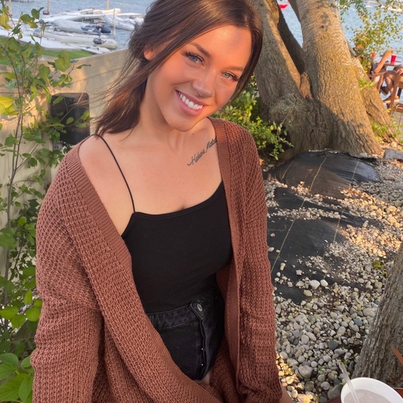 Meet your Posher, Julia - Picture 1 of 1